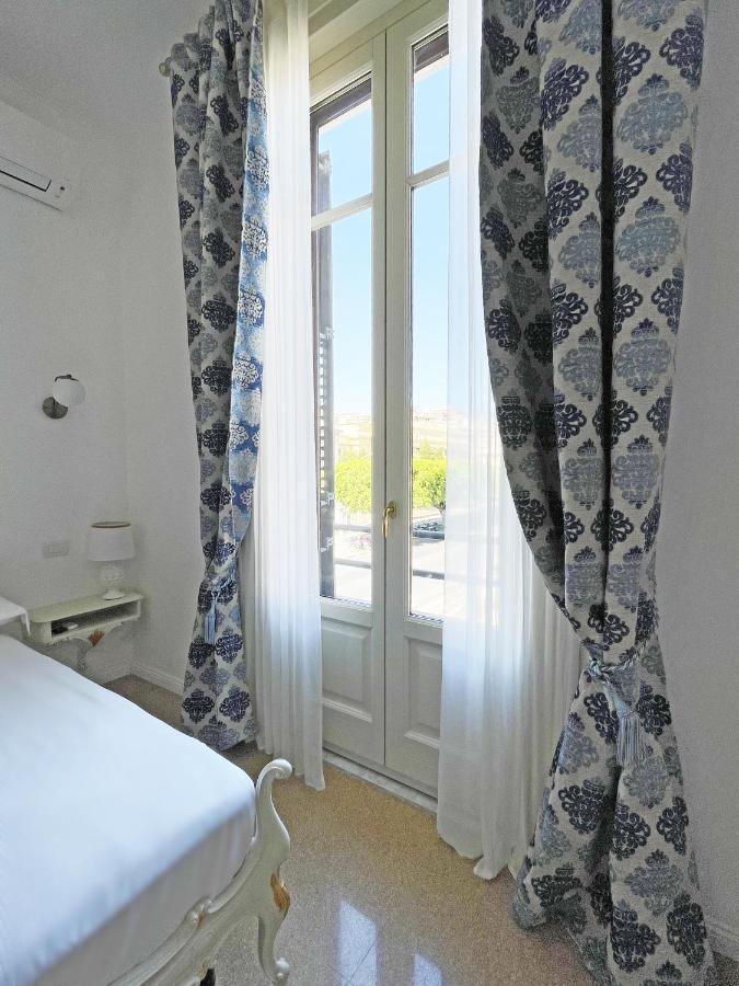 Isola - Smart Aparthotel Messina Eksteriør bilde