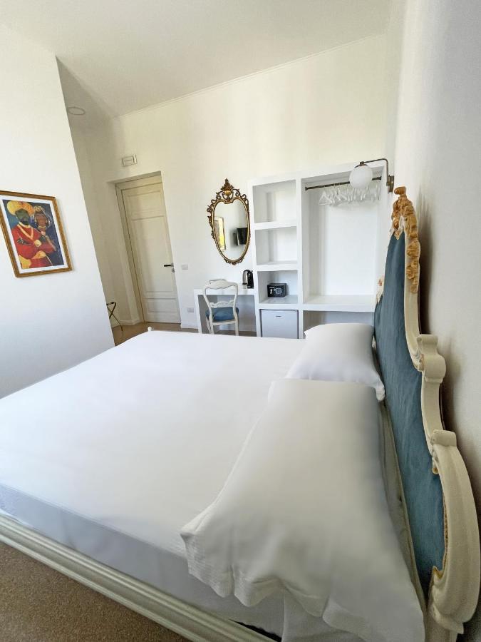 Isola - Smart Aparthotel Messina Eksteriør bilde